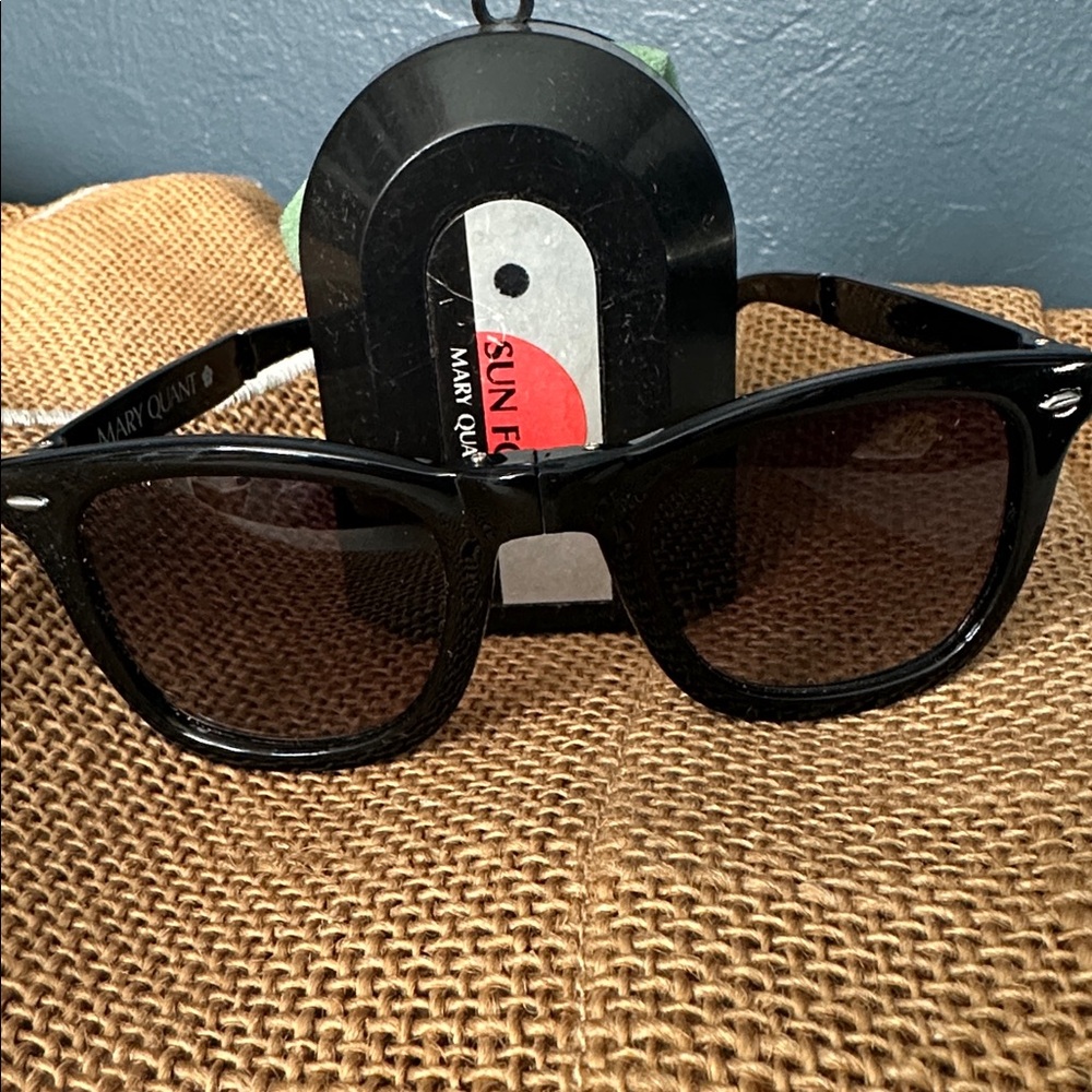 Vintage Mary Quant Sun Fold Black Compact